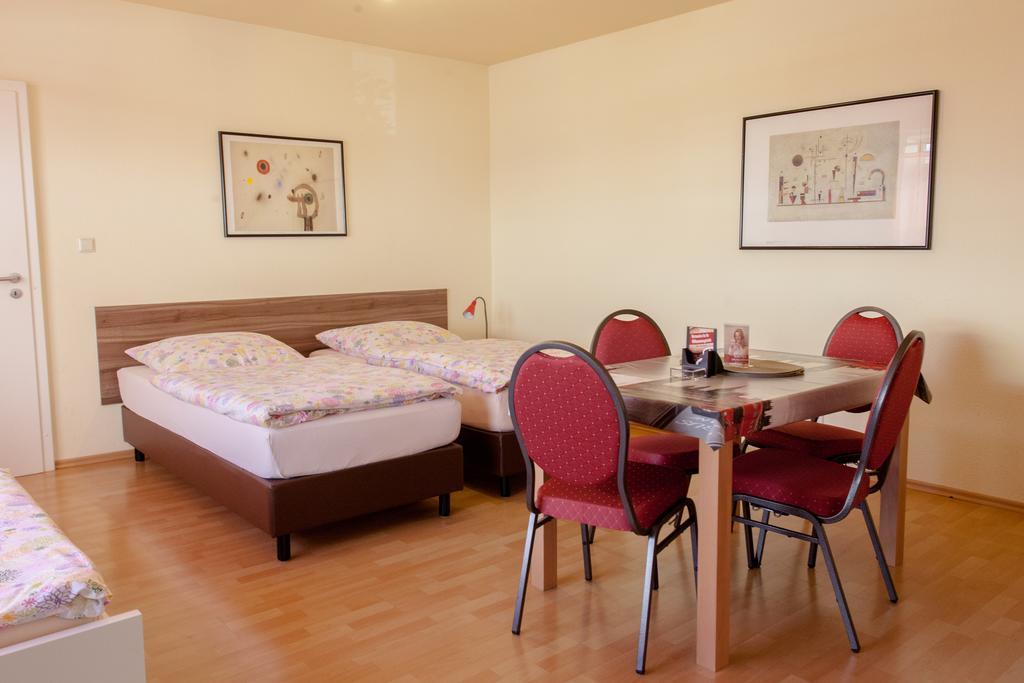 Pension Klingenstr. 23 Hotel Leipzig Room photo