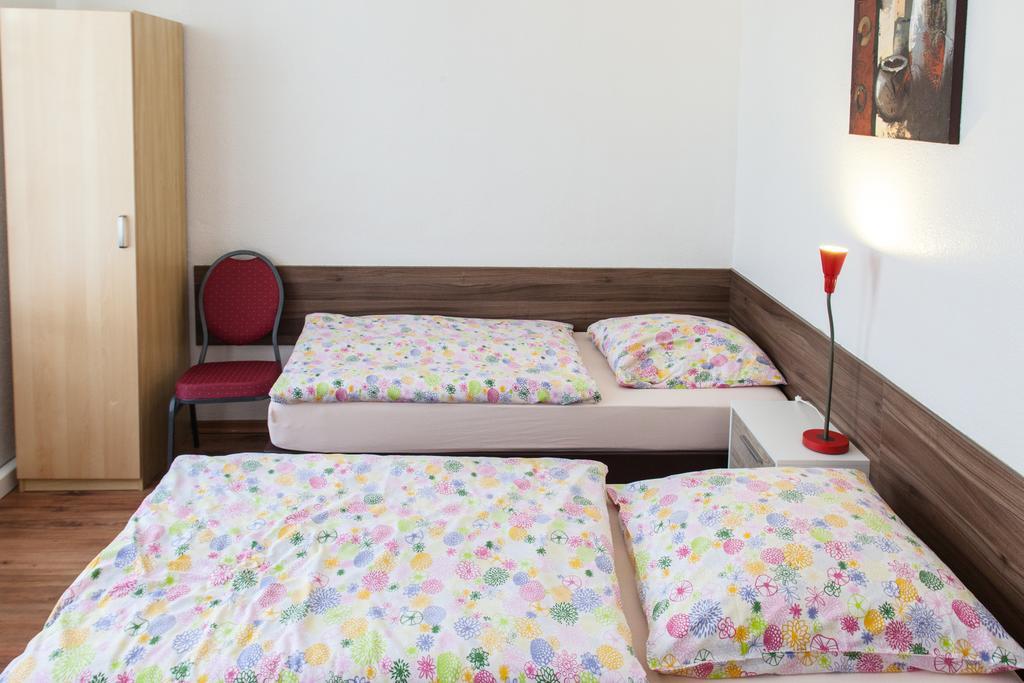 Pension Klingenstr. 23 Hotel Leipzig Room photo