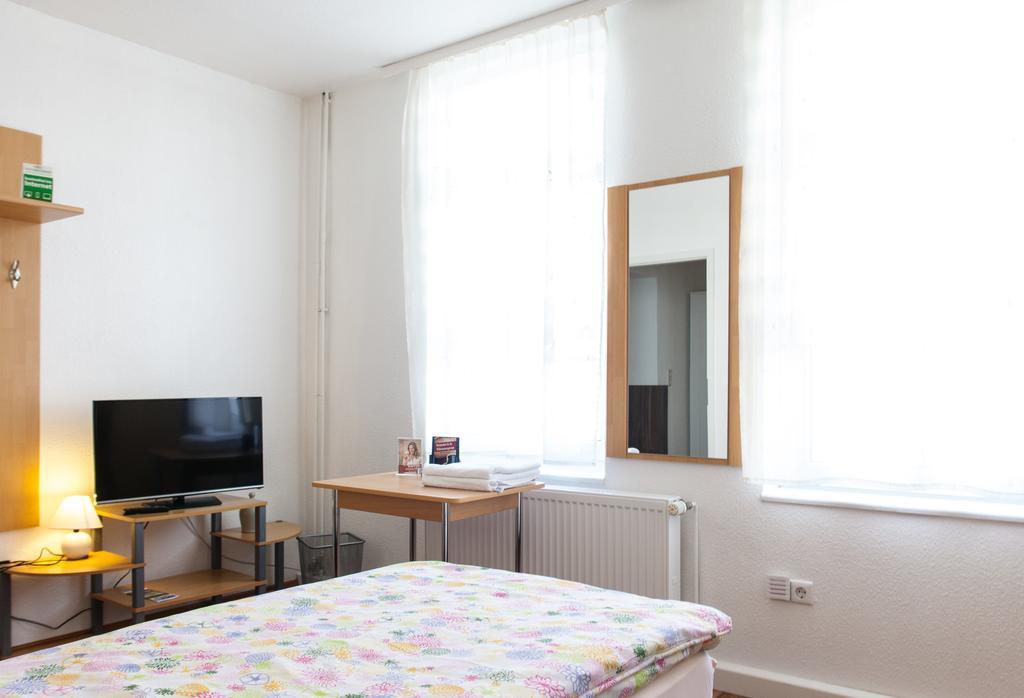 Pension Klingenstr. 23 Hotel Leipzig Room photo